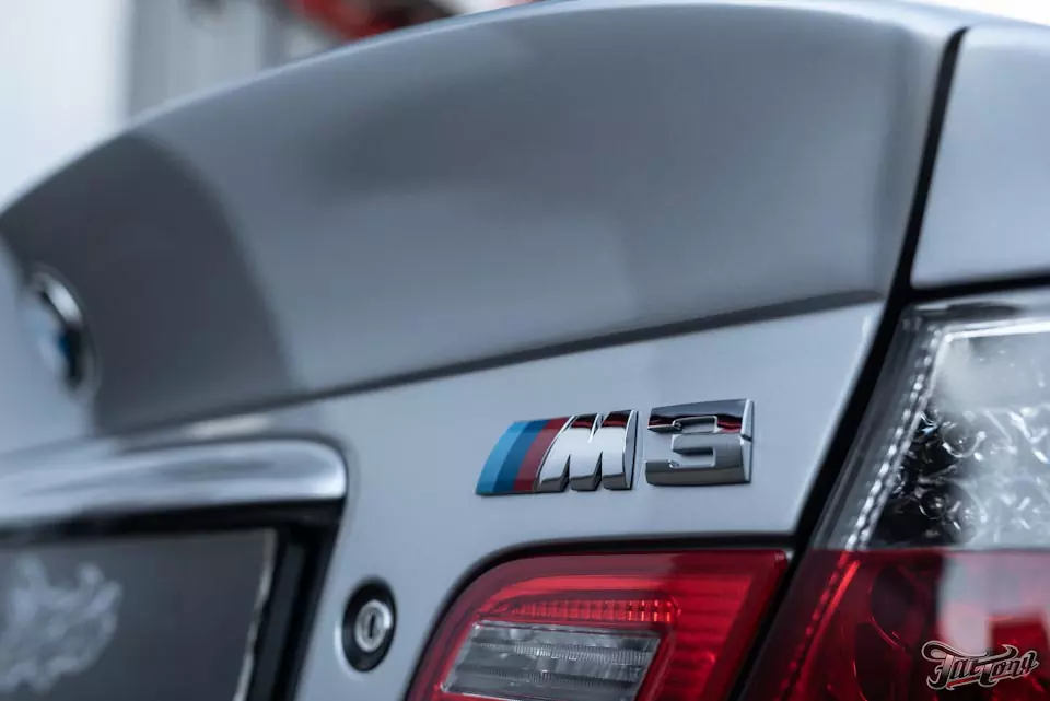 BMW M3 Е46. Оформили багажник в стиле CSL.